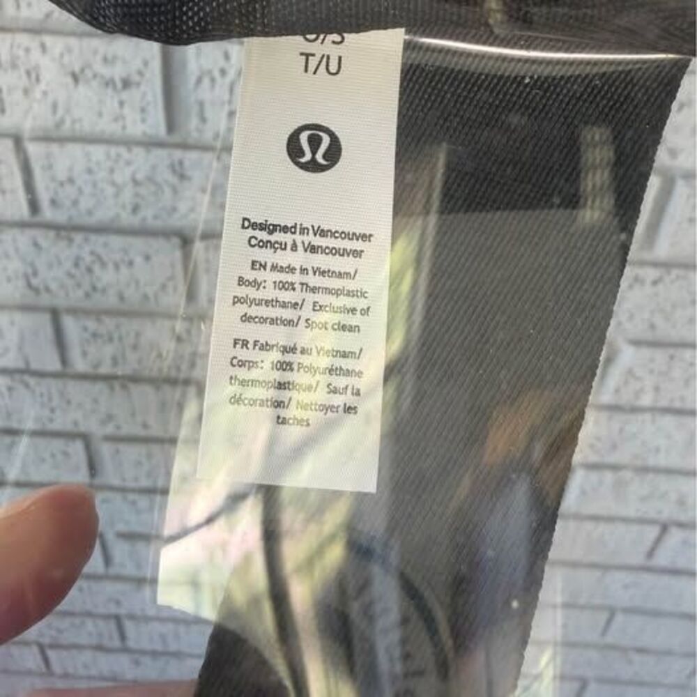 Lululemon Clear Everywhere Belt Bag 1L Concert - Picture 4 of 4
